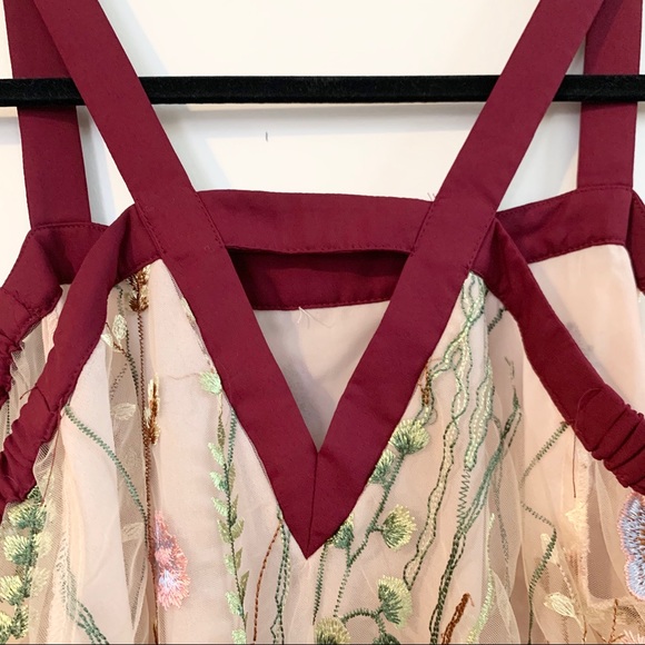 ENTRO Floral Embroidered Cold Shoulder Sleeved Top - Picture 2 of 10